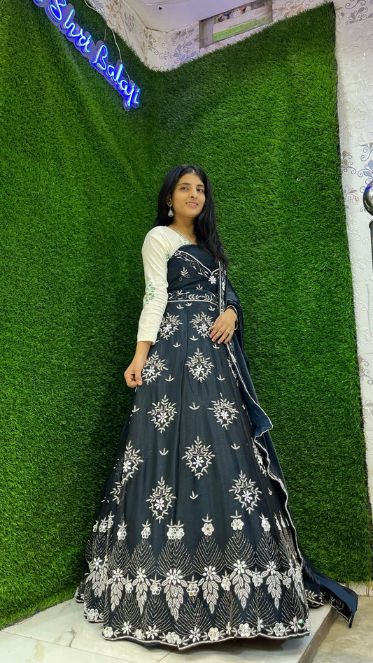 Emerald Elegance – Semi-Stitched Lehenga with Handwork