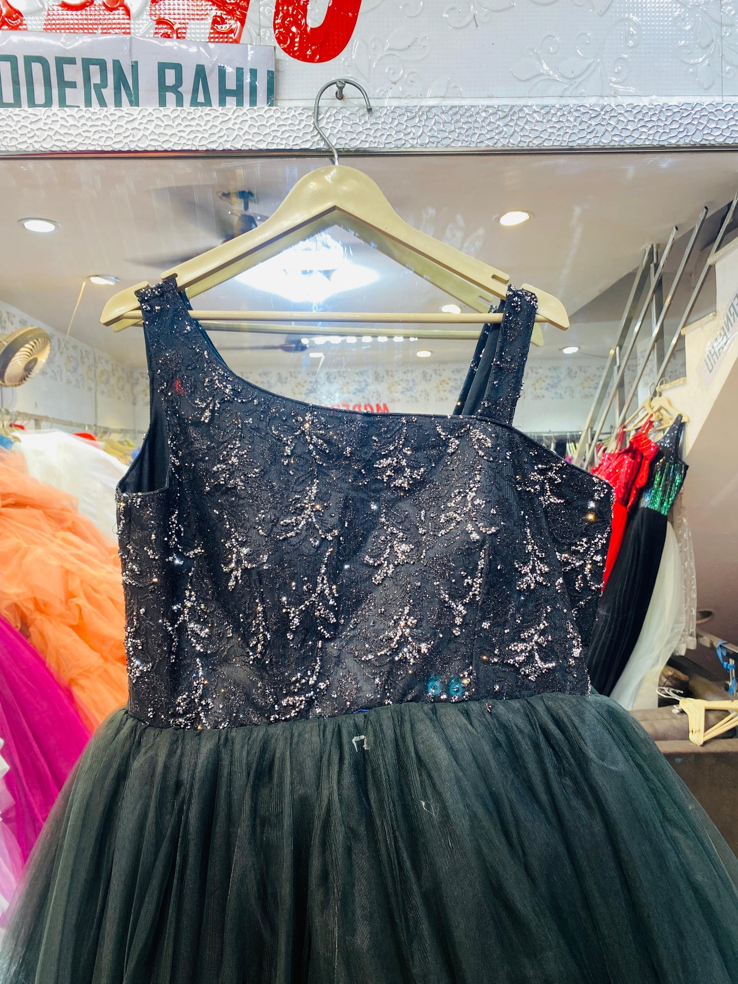 Glamorous Black Sequin Bodice Tulle Gown – Sleeveless Evening & Reception Wear