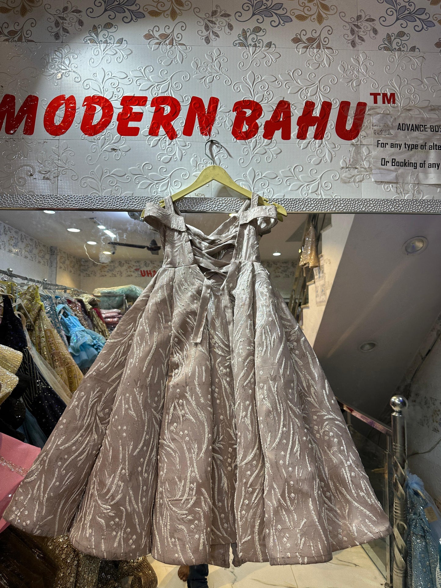 Elegant Champagne Glitter Print Off-Shoulder Ball Gown for Girls – Princess Party Wear