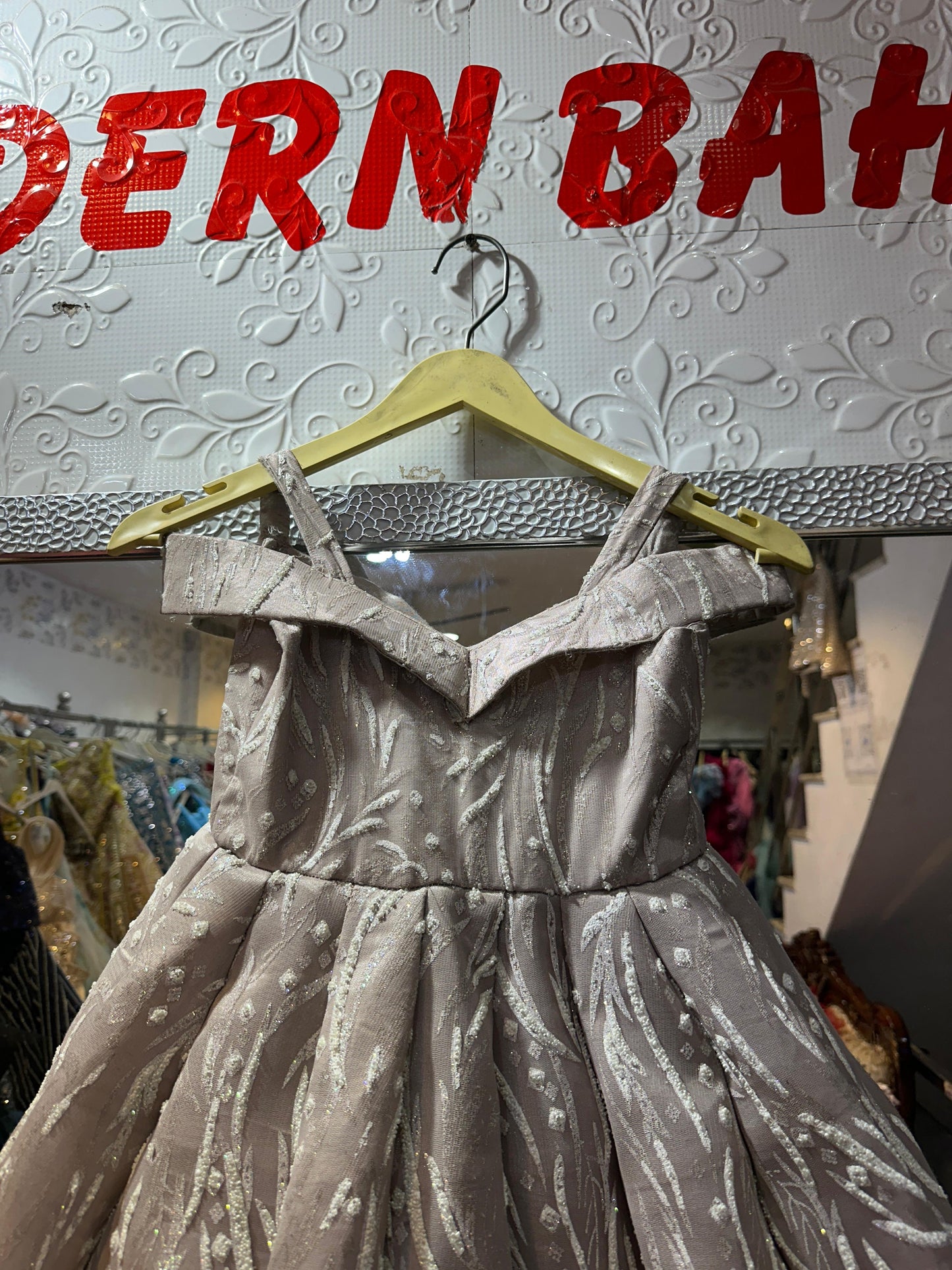 Elegant Champagne Glitter Print Off-Shoulder Ball Gown for Girls – Princess Party Wear