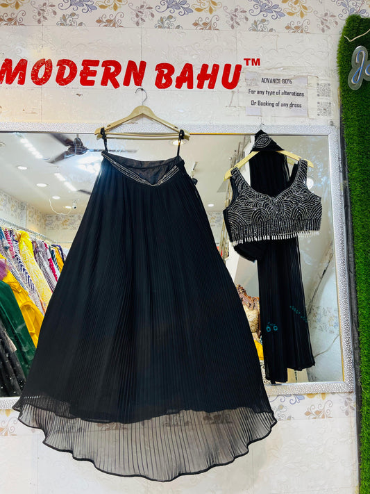 Bold in Black – Z Black Crop Top